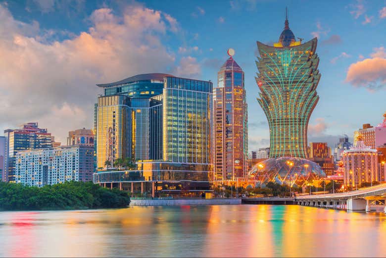 O skyline de Macau ao entardecer
